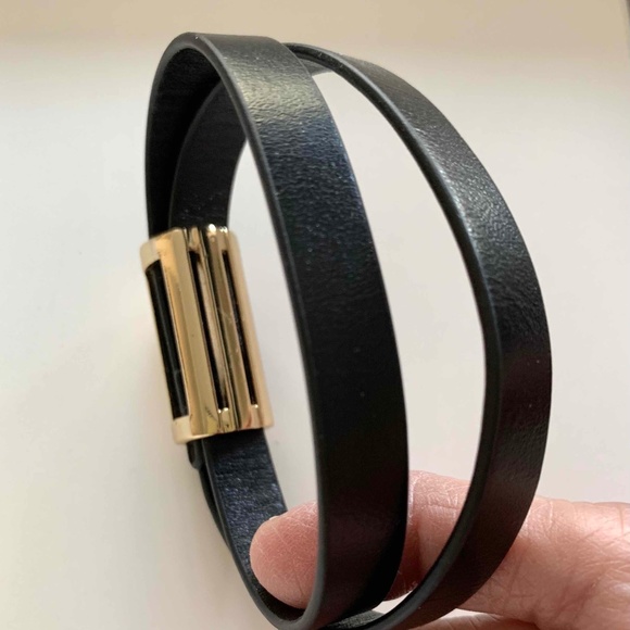 Black and gold leather bracelet - Picture 2 of 4